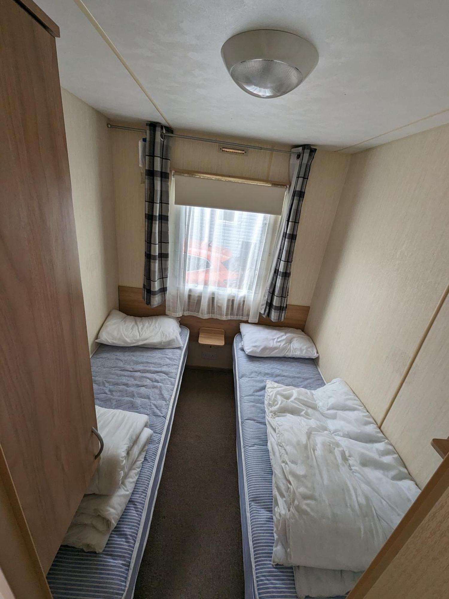 3 Bedroom Caravan, Sleeps 8 Lyons Lido Beach Prestatyn Exterior foto